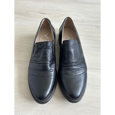 Miz Mooz Black Leather Slip-On Loafers 39 Low Heel Minimalist Classic Work Shoes