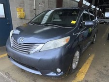 2017 Toyota Sienna XLE Premium Minivan 4D