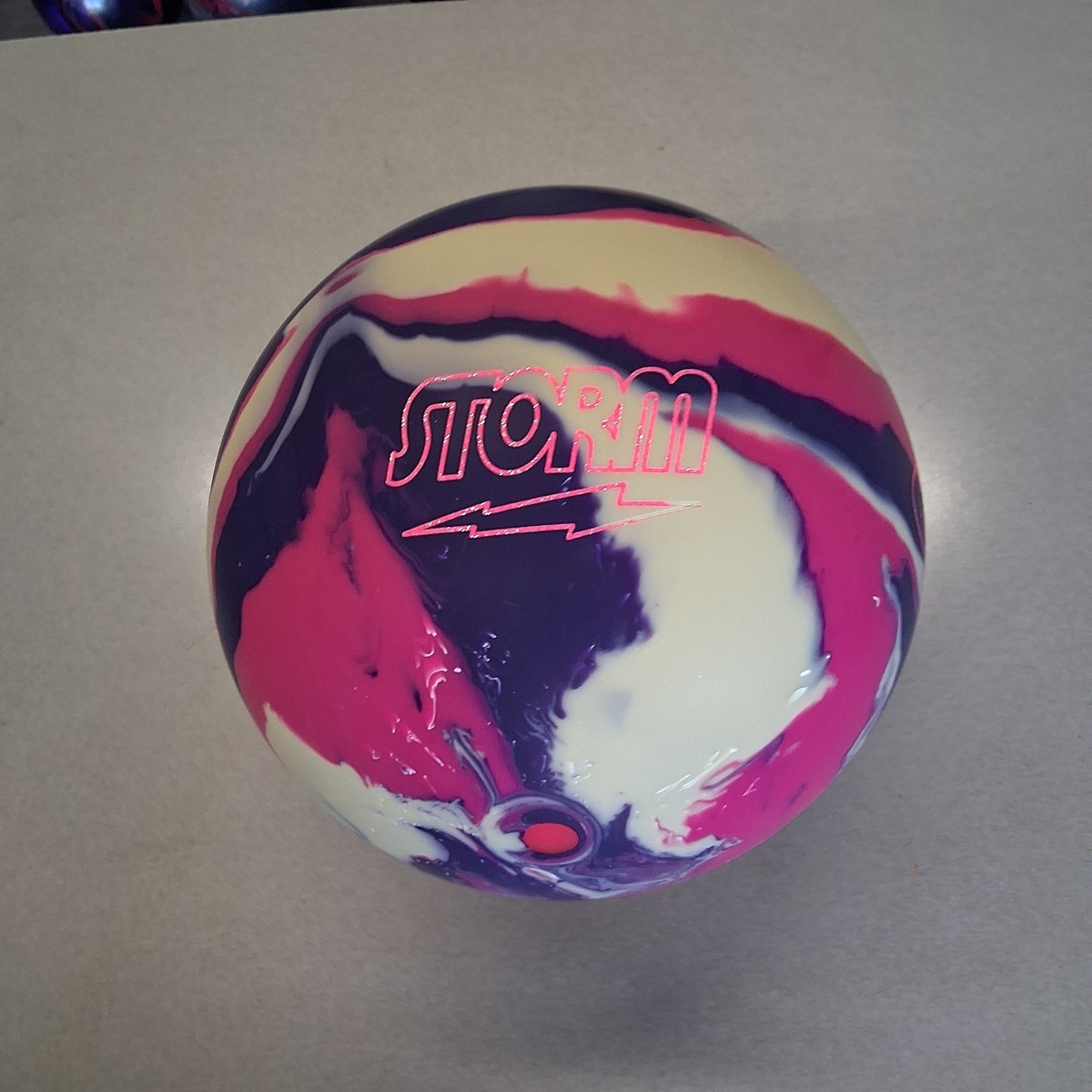 ア*む様 ION MAX 15ポンド[storm] Storm Ion Max Bowling Ball | bowwwl.com