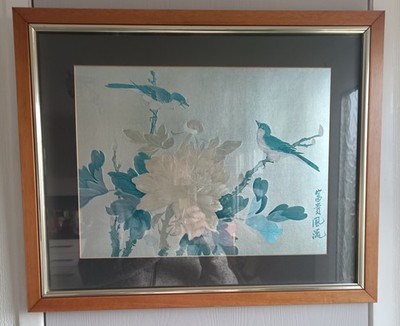 Chinesisches Seidengemälde von 2 Vögeln auf einem Ast gerahmt und glasiert