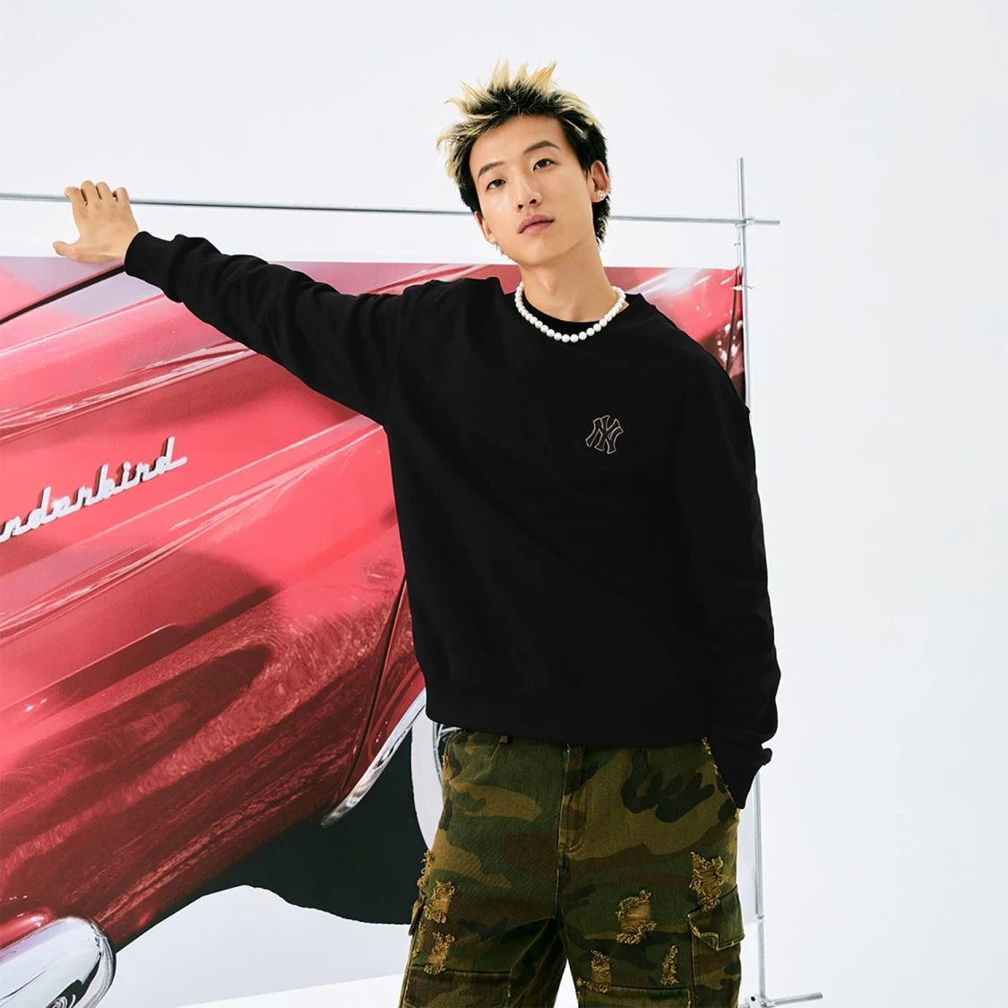 Letter Logo Long Sleeve Loose Fit Sports Sweatshirt Unisex Black