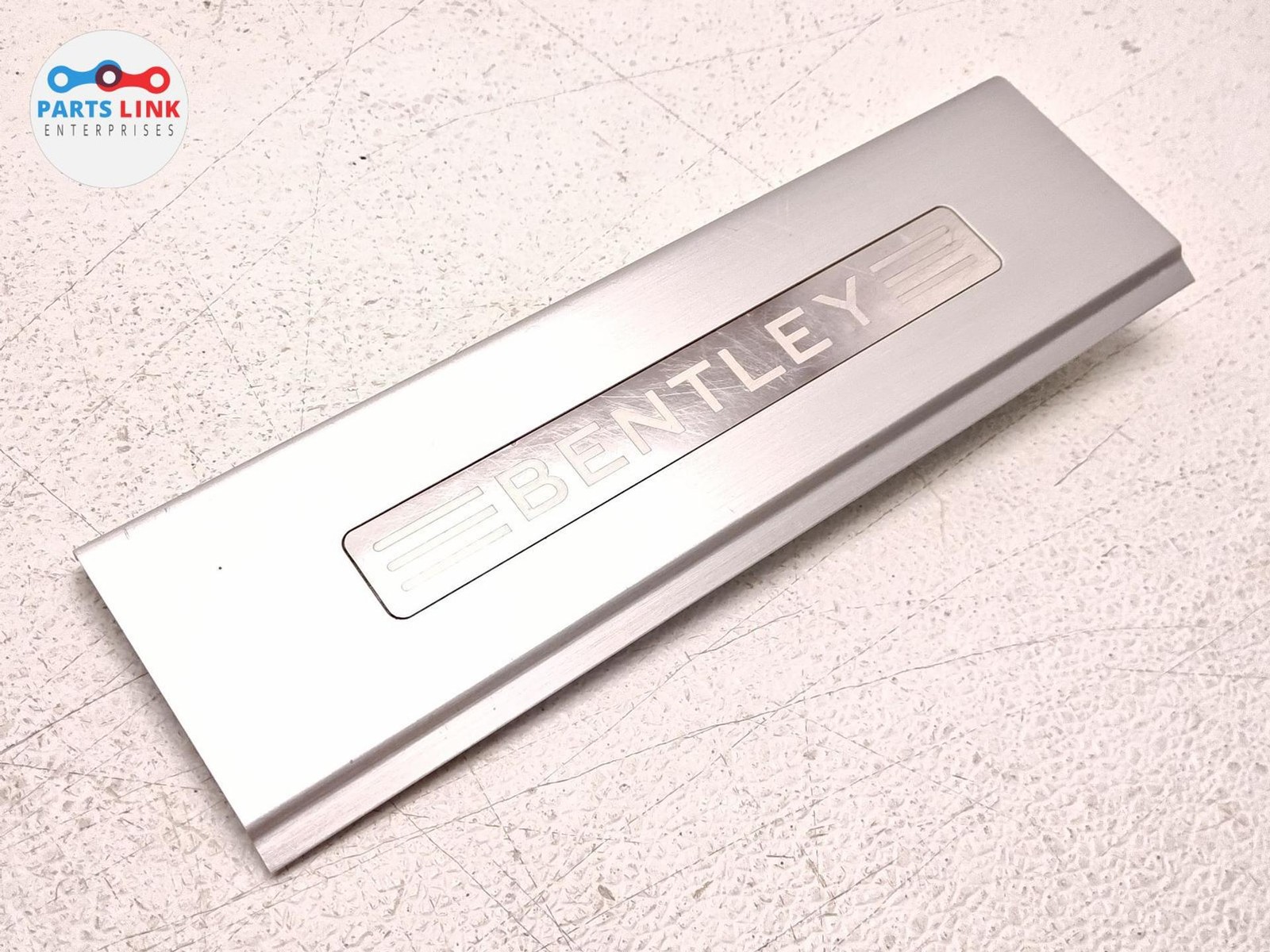 2016-20 BENTLEY BENTAYGA REAR LEFT DOOR SILL SCUFF STEP TRIM PLATE APPLIQUE 636