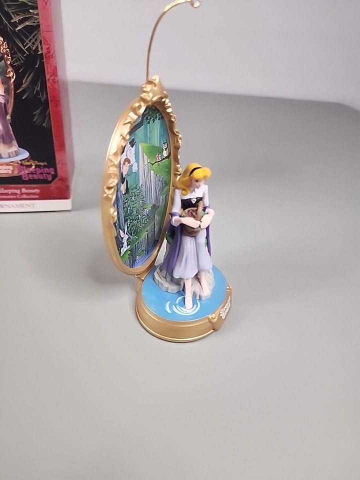 1999 Hallmark Keepsake Ornament Walt Disney SLEEPING BEAUTY Enchanted