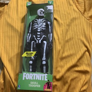fortnite skeleton figure