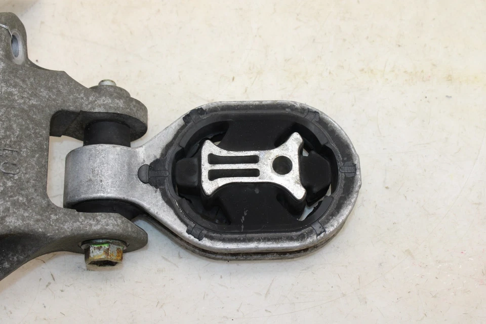 Оригинальное крепление штока крутящего момента для Nissan Juke FWD M/T MR35 2011-2017 годов выпуска - Изображение 4 из 4