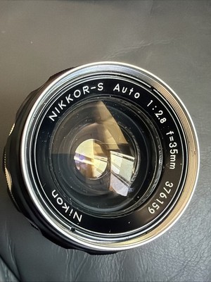 Nikon Nikkor-S Auto 35mm f/2.8 Non Ai MF Wide Angle Lens Clean Optics