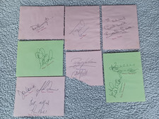 21 ARSENAL AUTOGRAPHS ON BOOK PAGES inc  NEILL, HOWE, JENNINGS, O'LEARY, HOLLINS