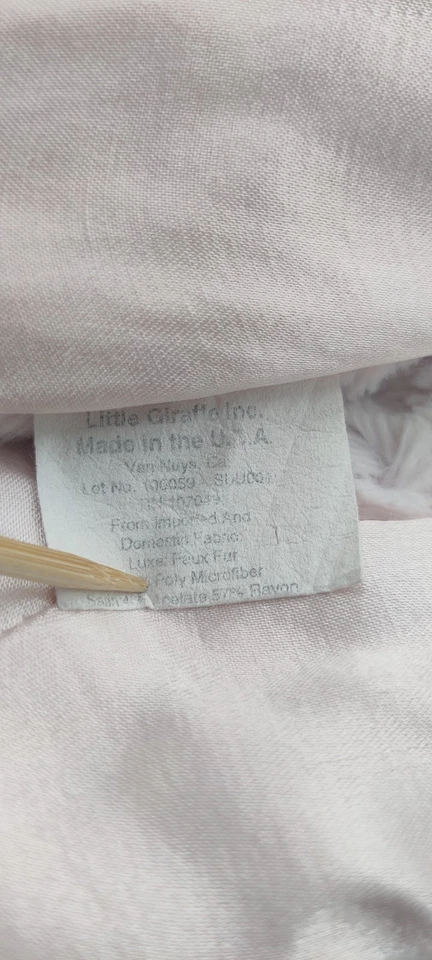 Little Giraffe 粉色豪华人造毛皮可爱婴儿毯缎面装饰 32 x 27 英寸二手状况完好 — 第 4/4 张图片