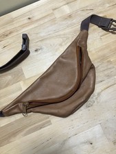 vintage leather fanny pack w/ adjustable belt   unknown brand