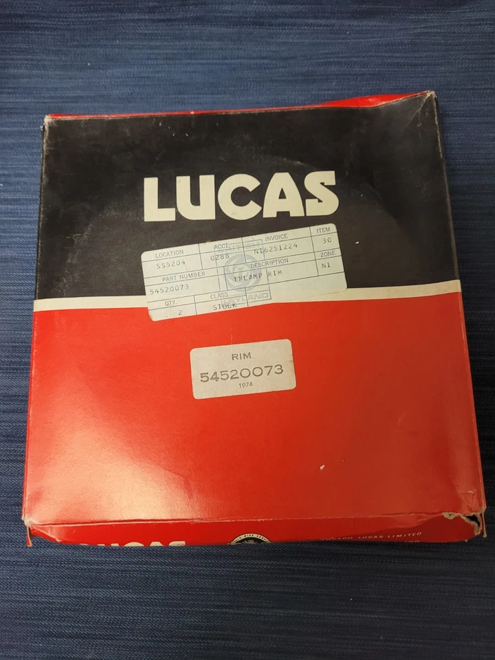 TRIUMPH TR4 - TR6 ROVER MINI Clip en la llanta del faro Nuevo de Lote Antiguo Foto 2 de 2
