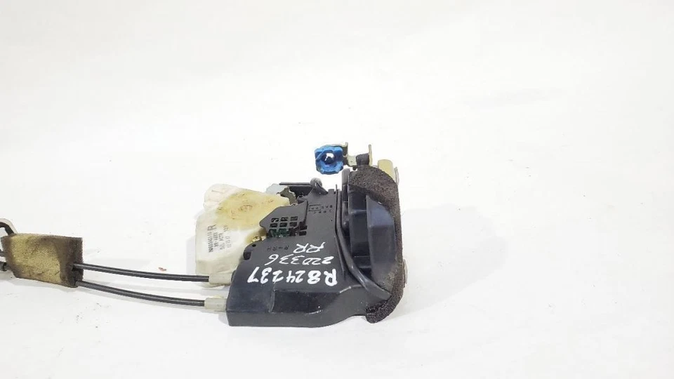 Atuador de trava de porta traseira direita fabricante de equipamento original 2003 Infiniti Q45 - Imagem 4 de 4