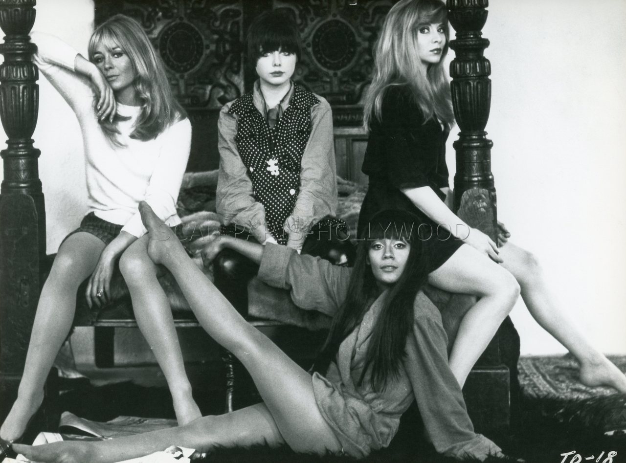 JUDY HUXTABLE MONIKA RINGWALD ESTER ANDERSON THE TOUCHABLES 1968 PHOTO