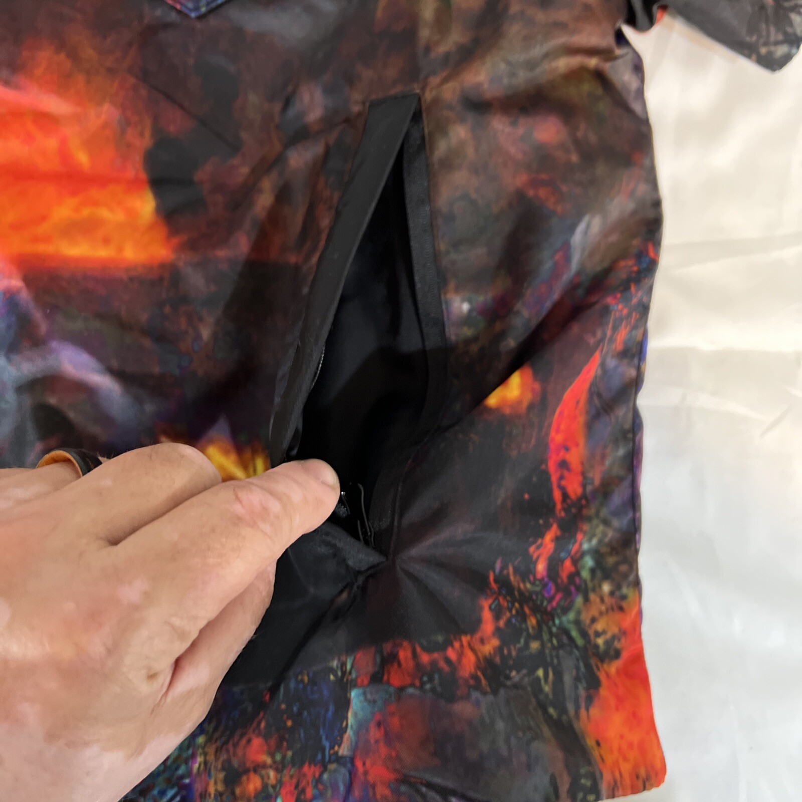 Homme Femme Puffer Shirt Mens Med Black Red Wild Fire Riot Luxury Streetwear NWT