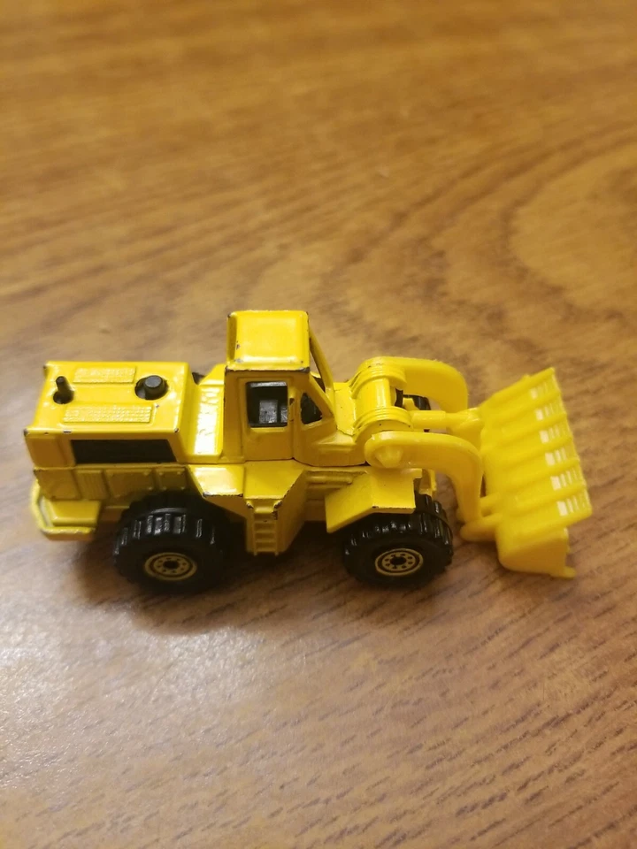 1971 Vintage Hot Wheels  Bulldozer Front Loader Malaysia Caterpillar (Masi C&C) - Image 2 of 4