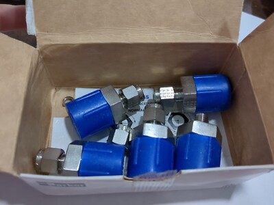 PARKER Compression Tube Connector 5pk 1/2-14'' Thread Compression x MNPT