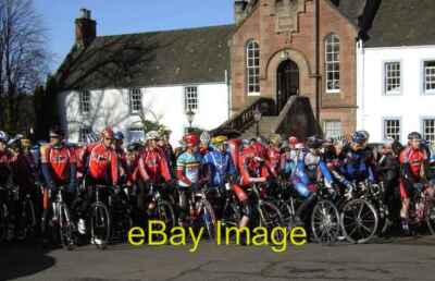 Photo 6x4 Get Set Gifford Cyclists get ready to start a cycle race from o c2008
