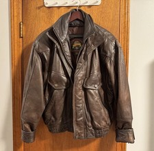 Wilsons Adventure Bound Men's Full-Zip Bomber Jacket Pockets Brown Leather Small