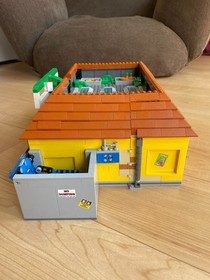 LEGO The Simpsons The Kwik-E-Mart 71016 In 2015 Used Retired W/Manual As Is