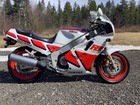 Yamaha: FZR1000
