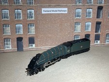 Hornby OO Gauge Model Railway Br Green A4 Steam Loco 60006