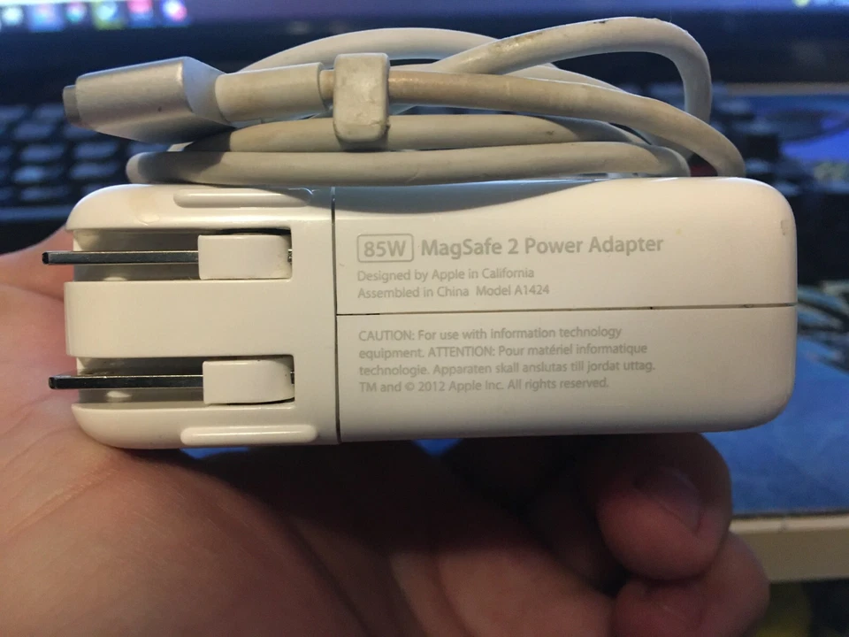 85W - Genuine Apple MagSafe 2 / (A1424) 1 Broken Leg - Image 2 of 3