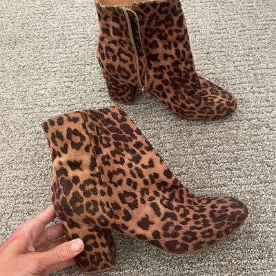 Women s Animal Print Wedged Ankle Bootie Size 7