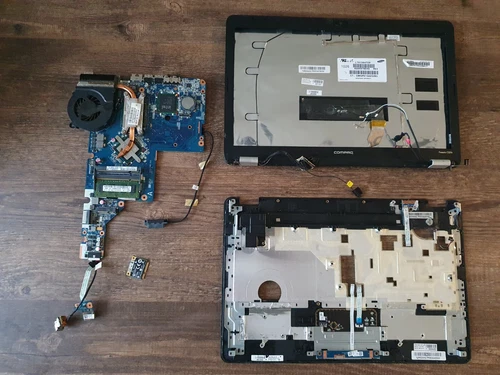 HP Compaq presario CQ56 parts (Motherboard palmcover and display housing)