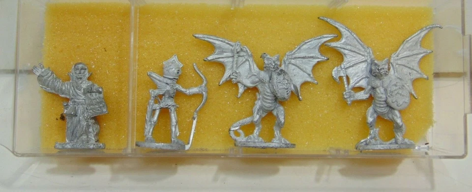 Vintage Lead Pewter Minis 1970s-80s D&D BIG LOT 30 Pcs RARE LOOK Ral Partha + - Image 3 of 4