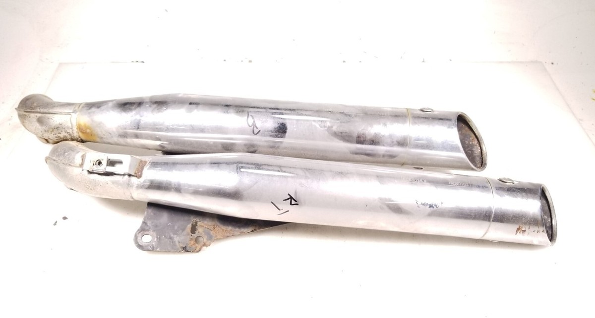 トリプル 05 Triumph Rocket 3 III Right Exhaust Muffler Pipes Free Shipping