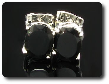Steine und Mineralien. OHRRINGE SAPHIR SCHWARZ 2x9 mm 18 K Weißgold plattiert.