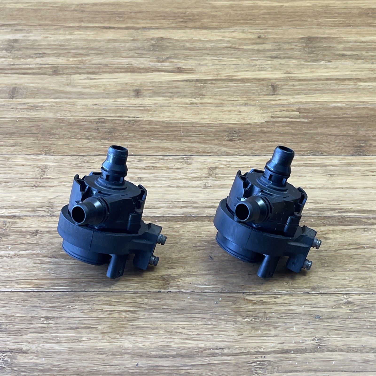 2014-2023 BMW i8 I12 1.5L AWD Engine Coolant Water Pump Unit Set Of 2 OEM