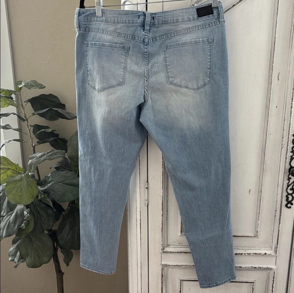 Dear John Women's 31P Distressed Skinny Light Wash Denim Blue Jeans 31 Petite - Image 2 of 4