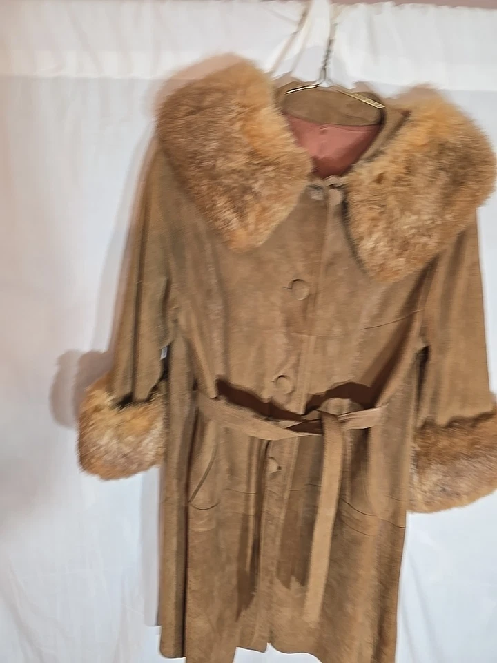 Gabardina cálida de gamuza marrón con cinturón de piel sintética talla 12 de 1970 para mujer Foto 4 de 4