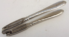 Vintage Metall Nussknacker mit Hammerschlag L...