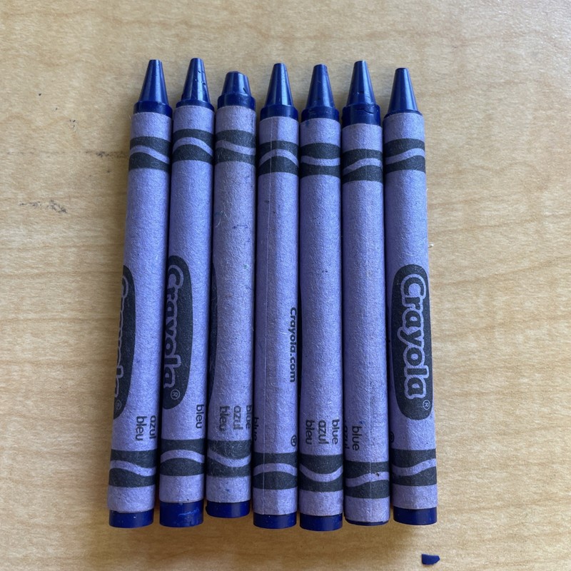 Crayola Crayons Lot of 7 Standard Size Blue Azul Bleu