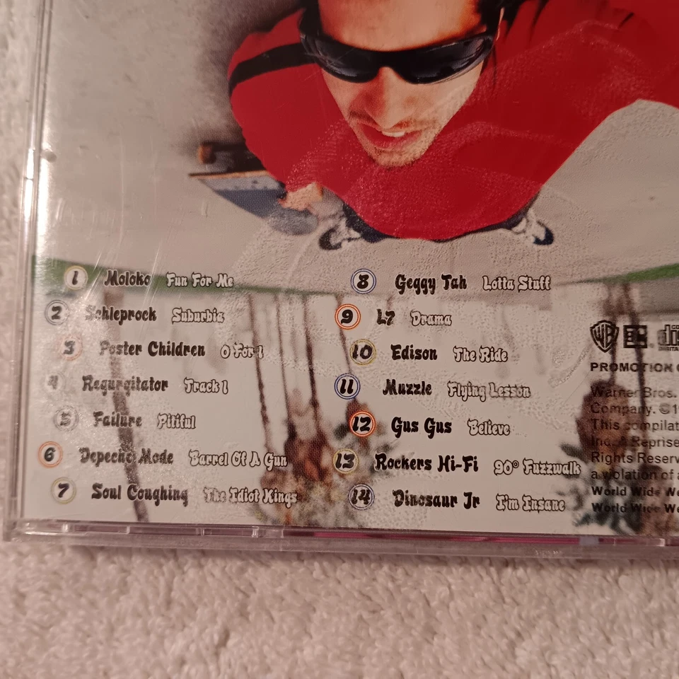 Various - Look! 14 Joyful Tunes Compiled By The Idiot Savants At SPIN (CD, 1997) Foto 3 de 4