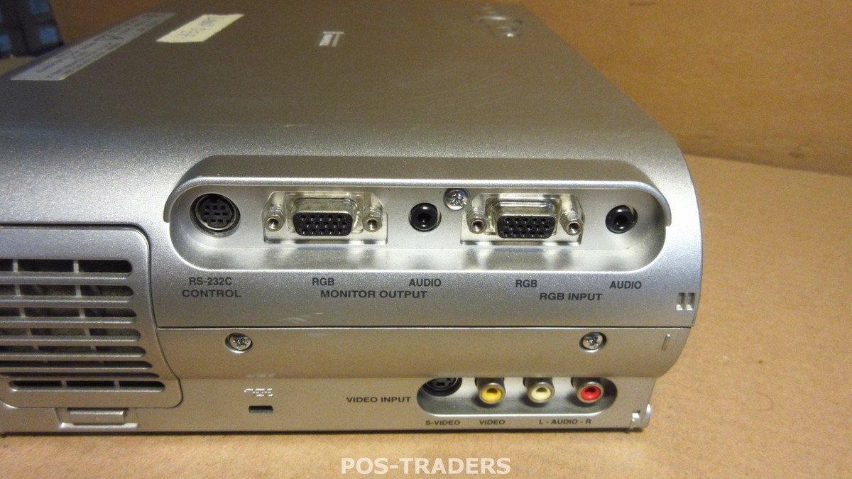 TOSHIBA TLP670E Projector Beamer 3LCD XGA 1300 Lumens POWERS ON