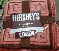 HERSHEY’S MILK CHOCOLATE CANDY BAR PLUSH THROW BLANKET 50” X 60” 