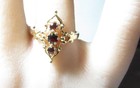 SOLID 10K GOLD THREE GEMSTONE RING W/ RED NATURAL GARNETS — photo 4