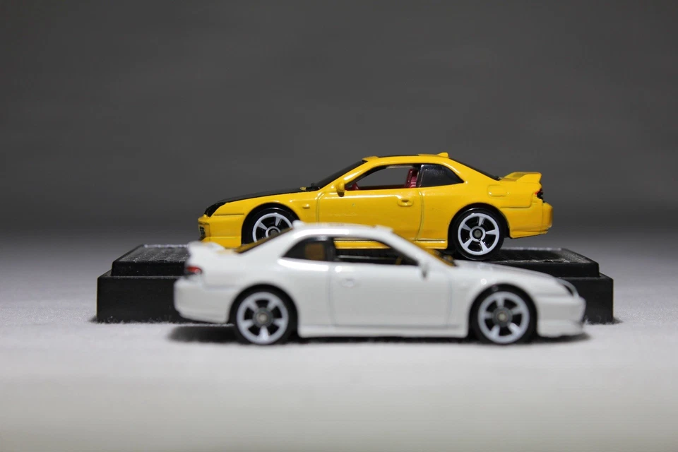 Hot Wheels 1998 Honda Prelude Yellow & White - Image 3 of 4