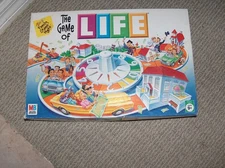 THE GAME OF LIFE   2002 2005   FAMILY BOARD GAME   AGES 9