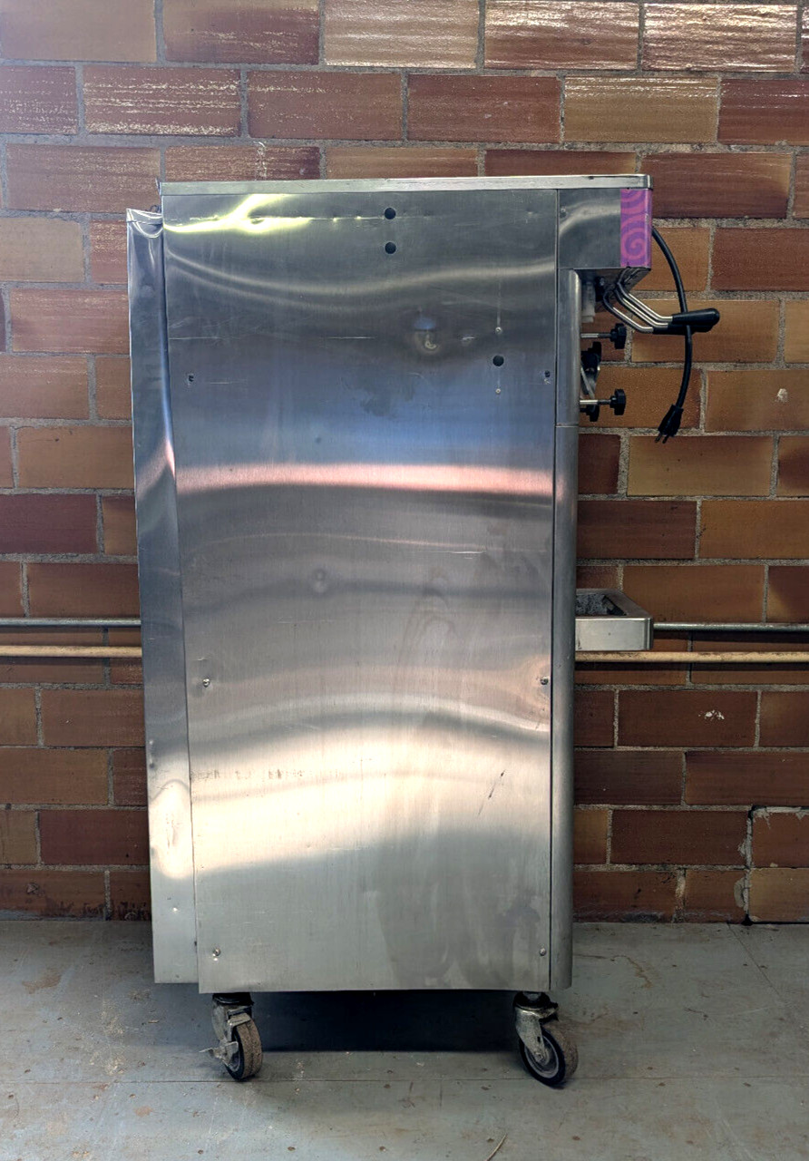 Stoelting F231-38I2P-AD1 Gravity Fed 2 Hopper/Twist Soft Serve/Yogurt Freezer