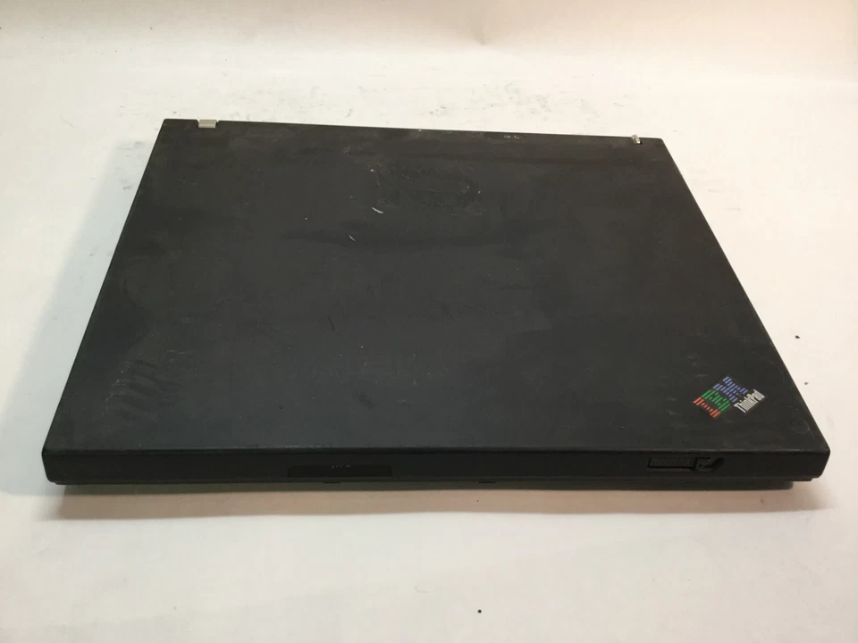 IBM Thinkpad T41 14" Laptop Intel Pentium M -BOOTS/BROKEN HINGE *READ*- MZ - Image 3 of 4