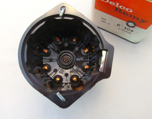 NOS 1957-73 Chevy Pontiac Olds V8 Z28 GTO 442 D309 Distributor Cap GM 1942654 - Picture 7 of 12