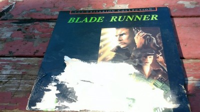 BLADE RUNNER THE CRITERION COLLECTION DIRECTORS CUT  disc nm cover water damage