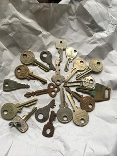 Old Vintage Keys Yale Type more job Lot Assorted Keys 19 Keys