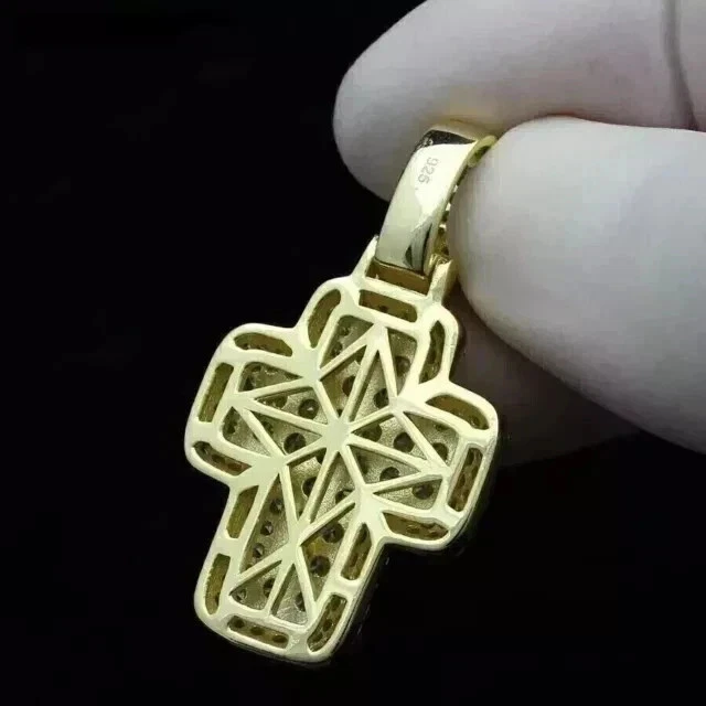 Colgante Cruz Racimo Diamante Creado en Laboratorio Corte Redondo 2 Ct Chapado en Oro Amarillo 14k Foto 4 de 4