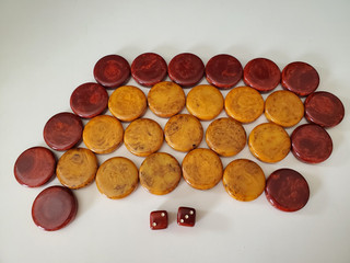Bakelite backgammon chips Red(ish) and Butterscotch 1.75"x1/2" and Dice