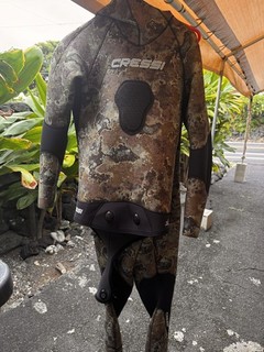 NWT Cressi Spearfishing and Freediving Wetsuit with Loading Chest Pad Large