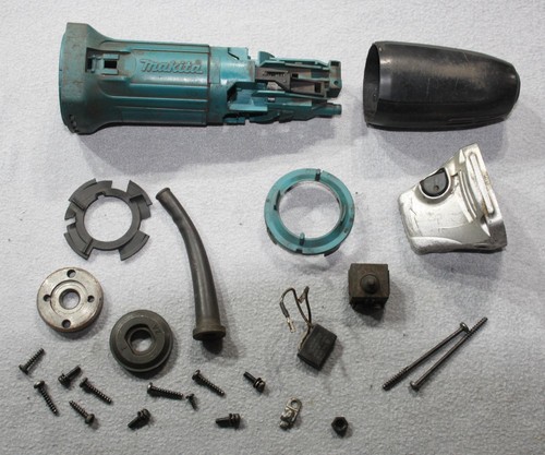 10064 Makita Winkelschleifer G 4530 R Motorgehäuse Getriebegehäuse Kleinteile